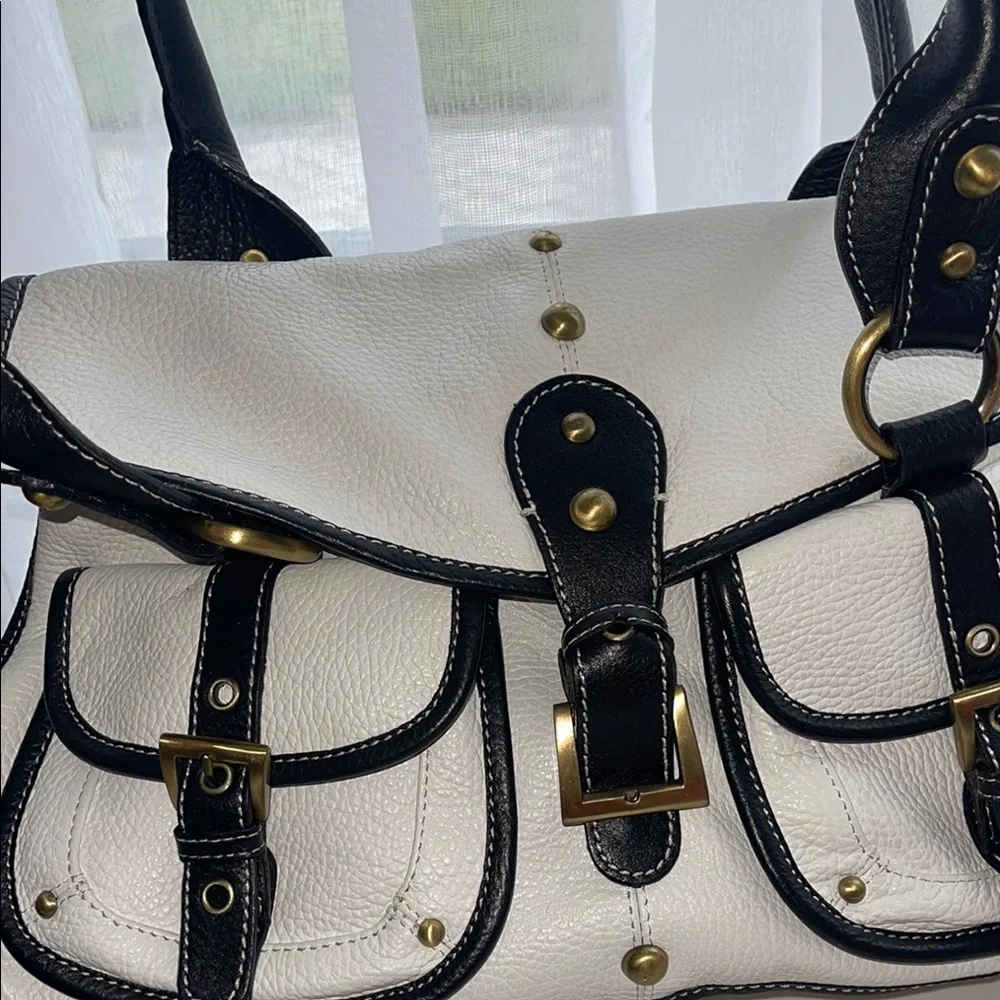 Stylish White and Navy Women's Handbag - Picture 2 of 16